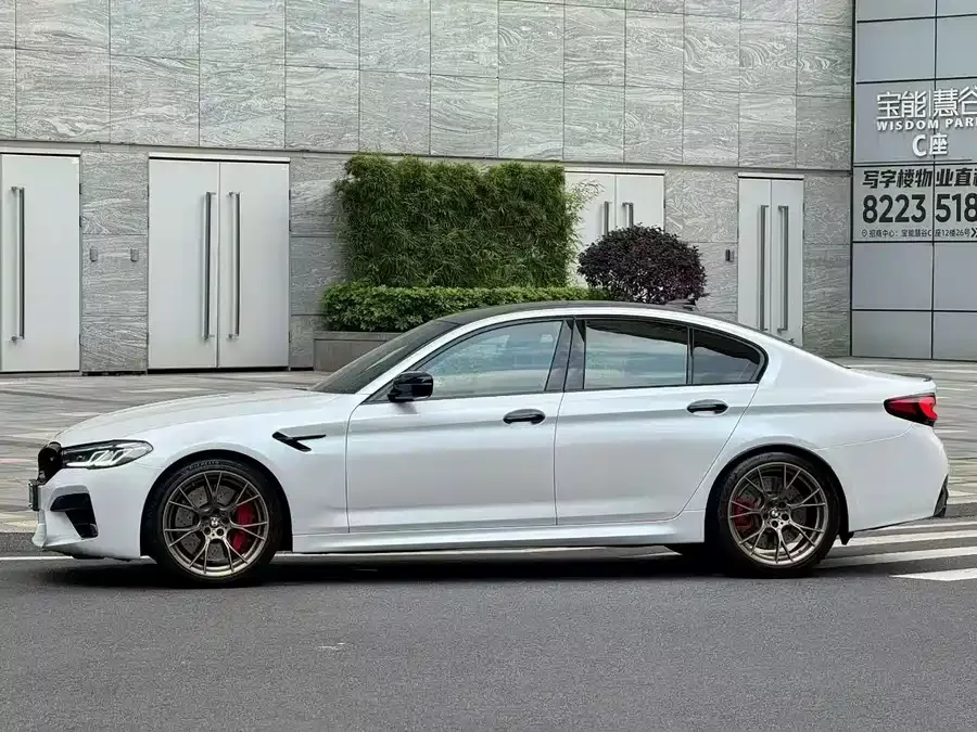 BMW M5