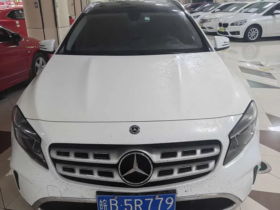 Mercedes Benz GLA