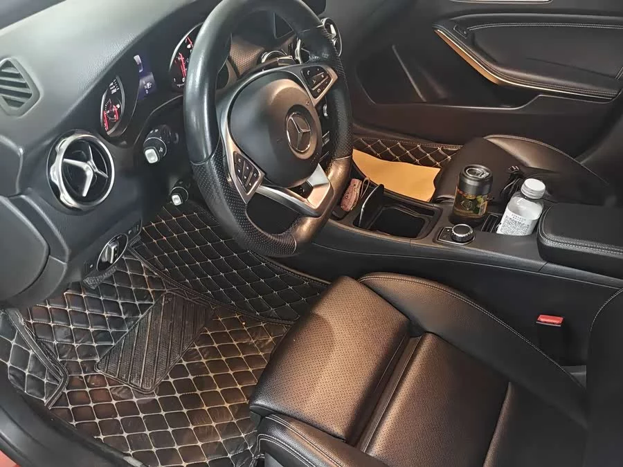 Mercedes Benz GLA