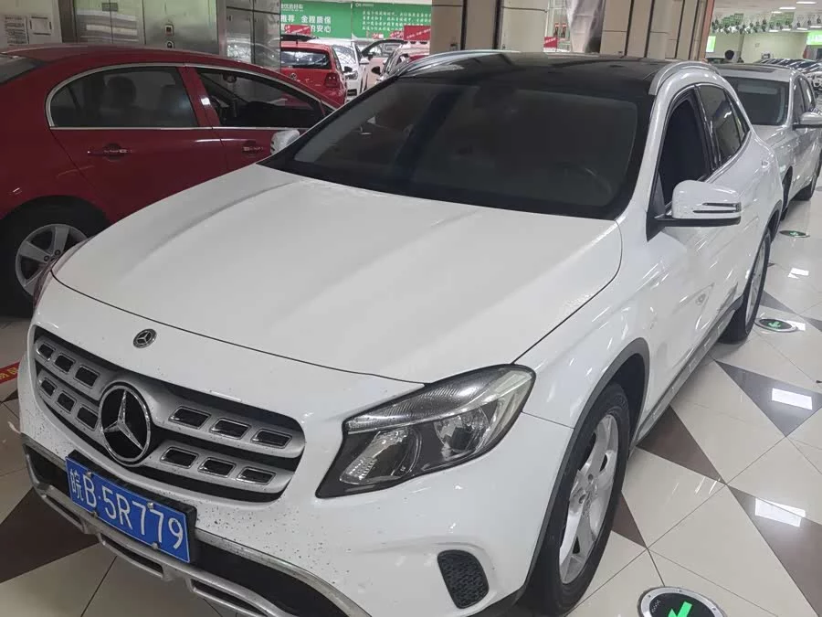 Mercedes Benz GLA