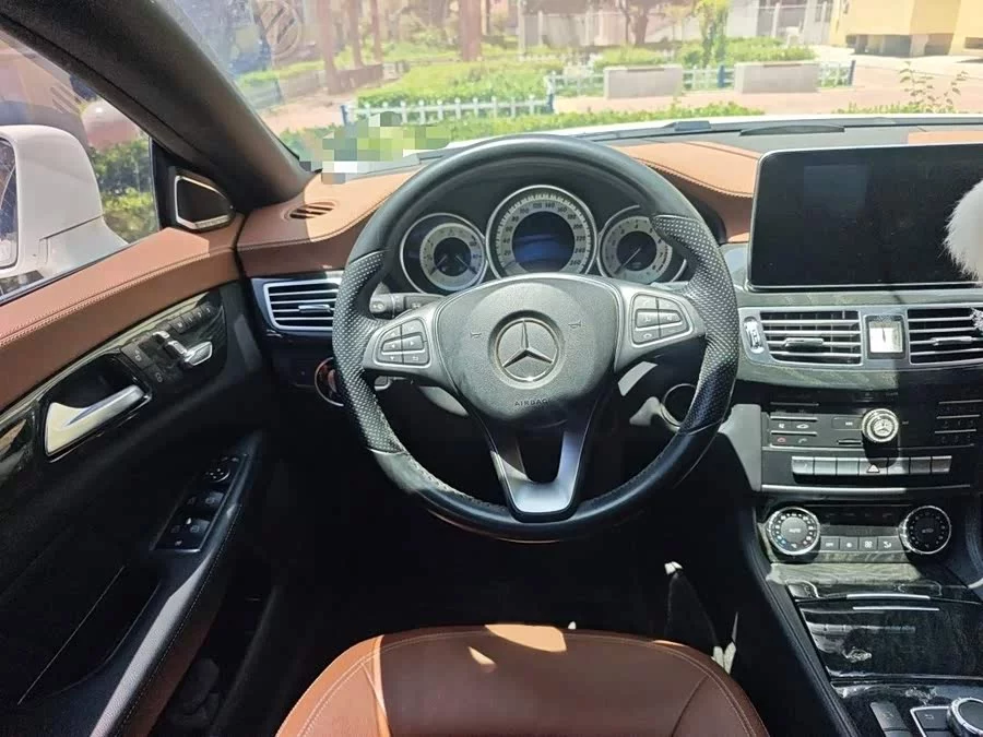 Mercedes Benz CLS