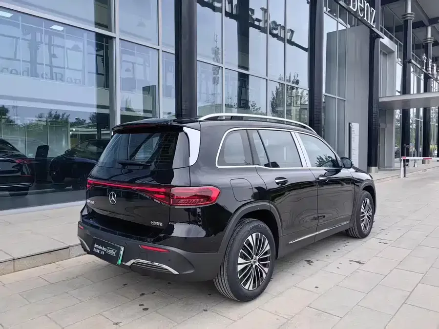 Mercedes Benz EQB
