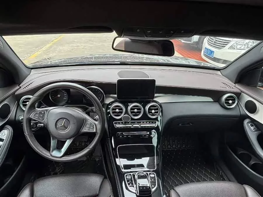 Mercedes Benz GLC