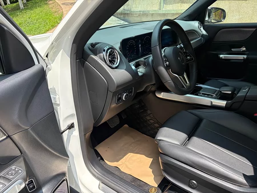 Mercedes Benz GLB