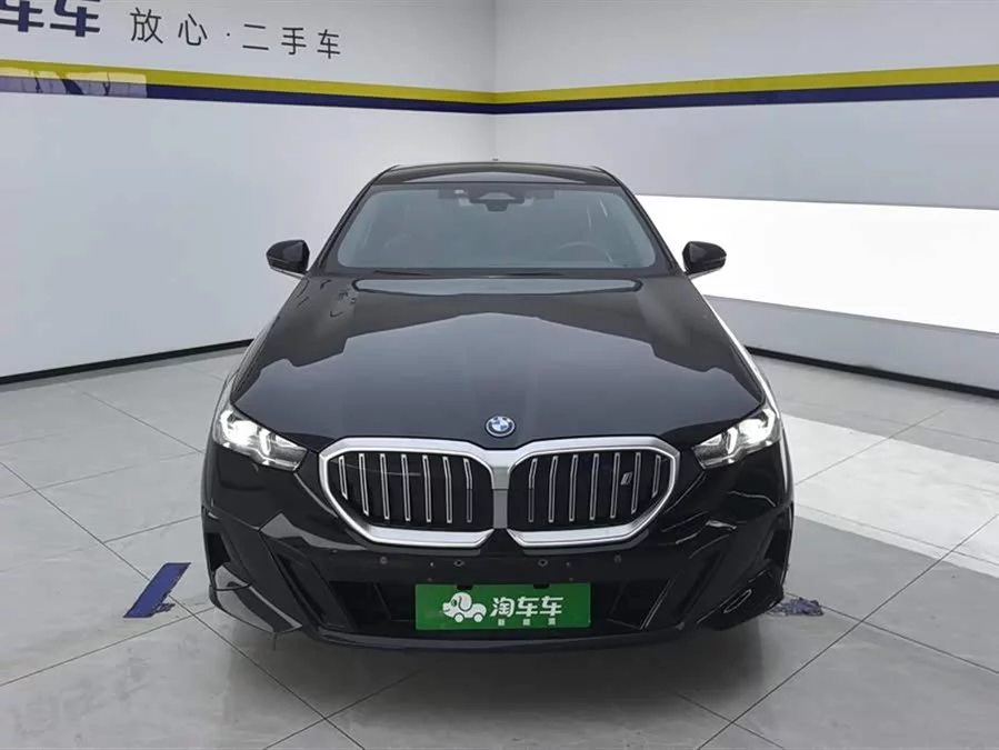 BMW i5