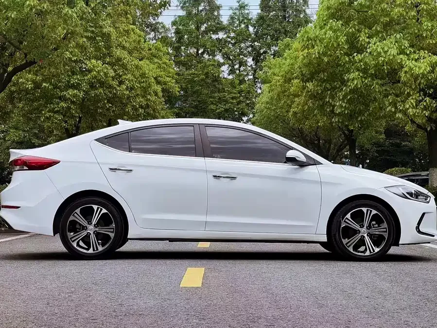 Hyundai elantra