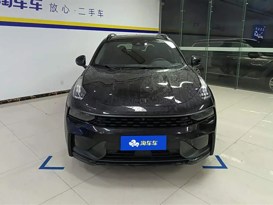 Lynk & Co 01