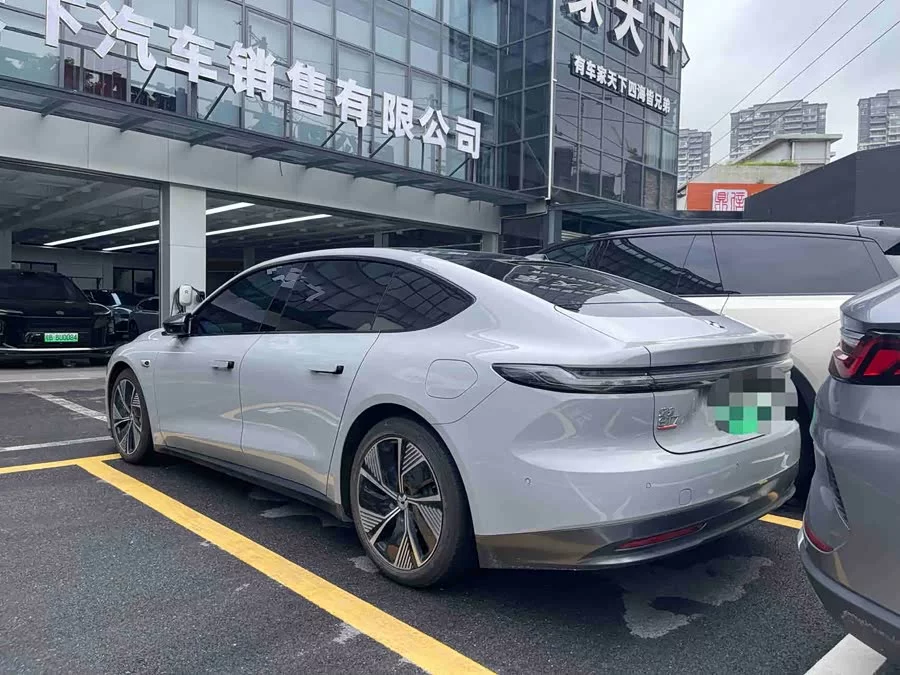 NIO ET7