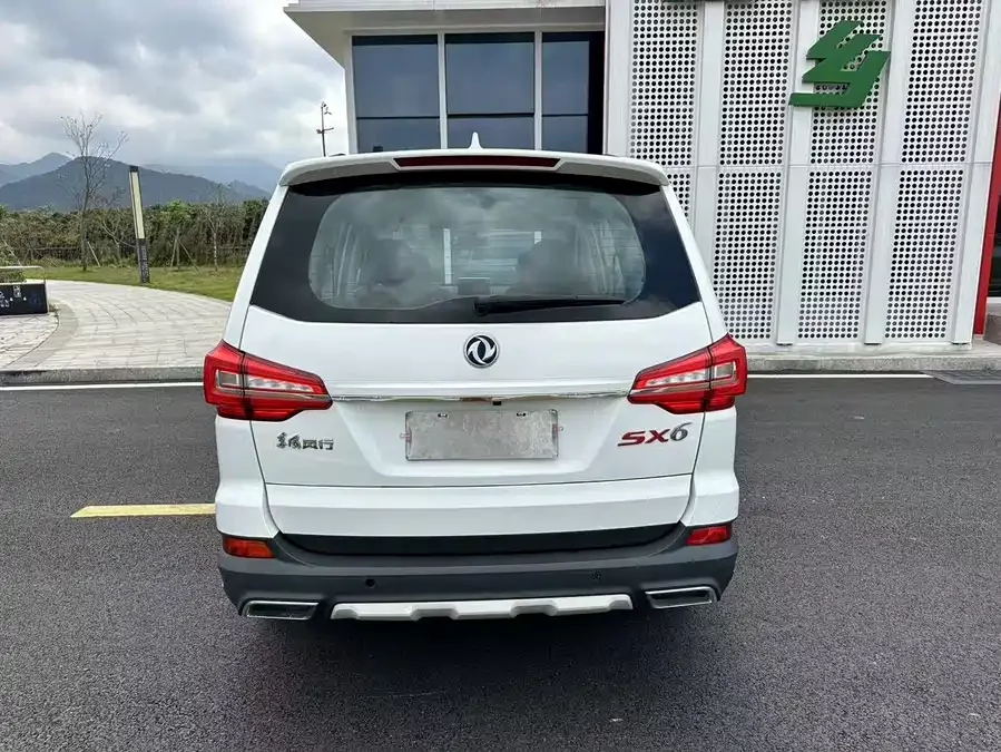 Dongfeng Fengxing SX6
