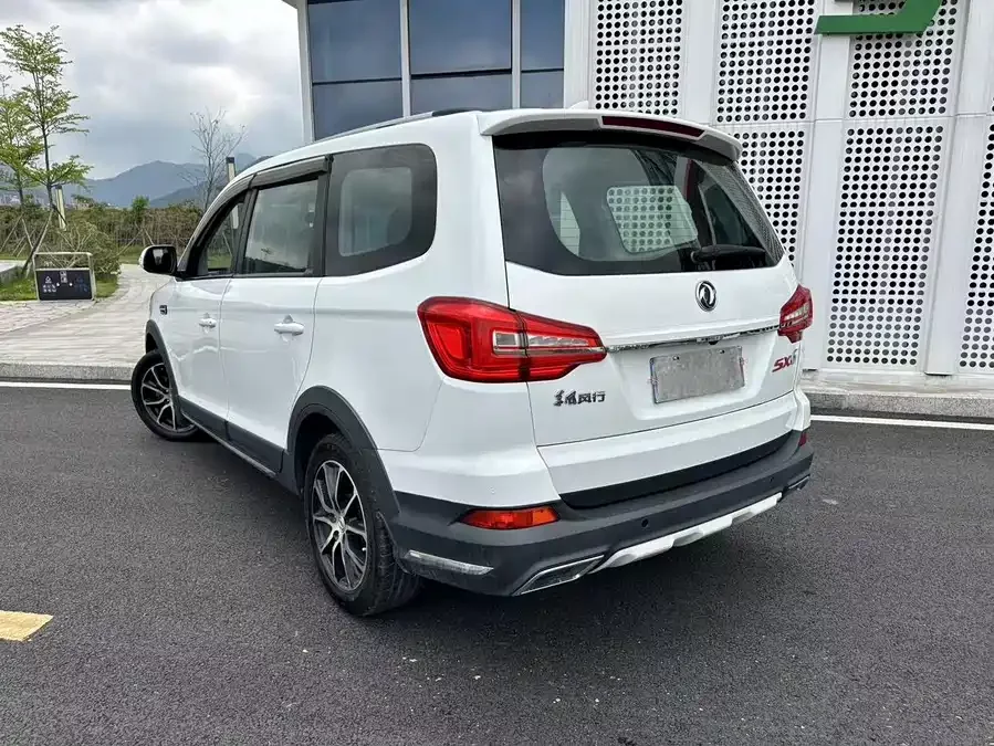 Dongfeng Fengxing SX6