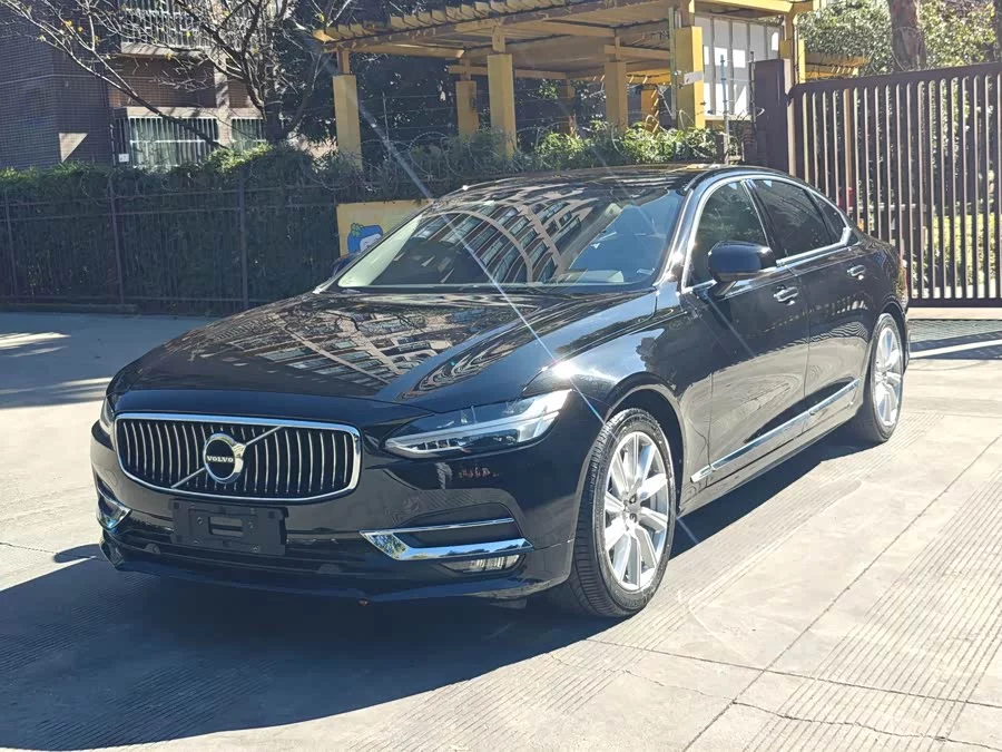 Volvo S90