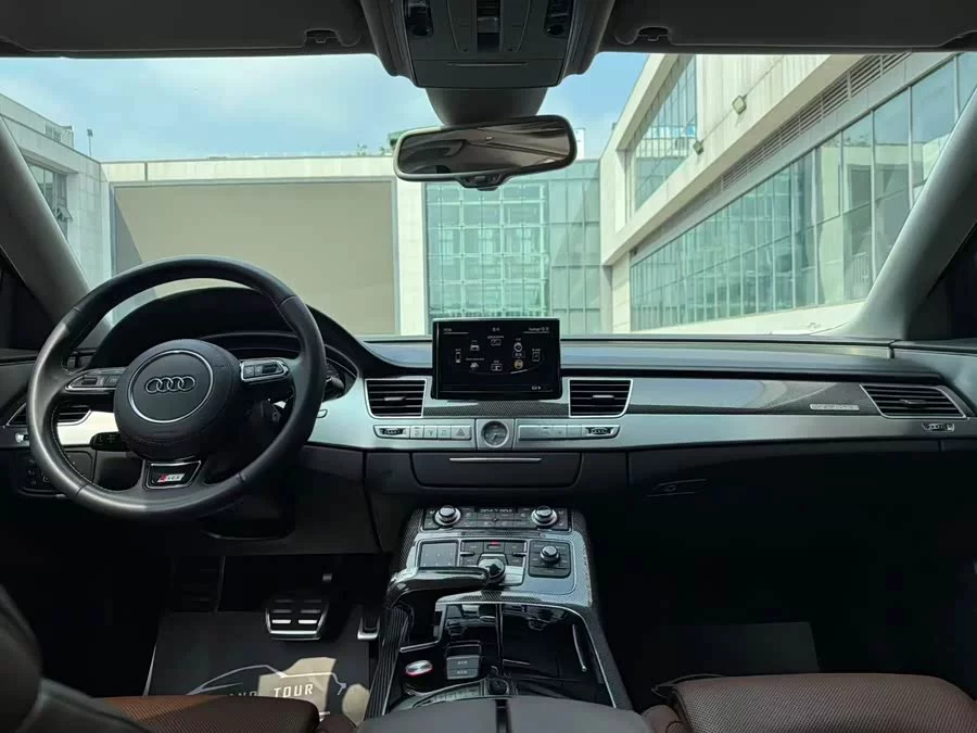 Audi S8