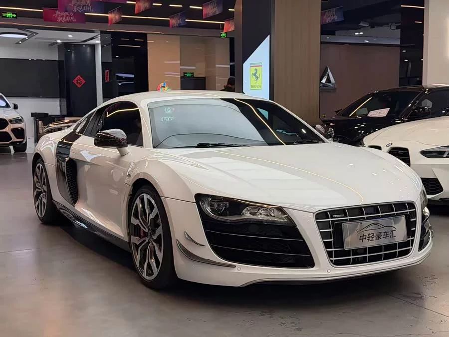 Audi R8
