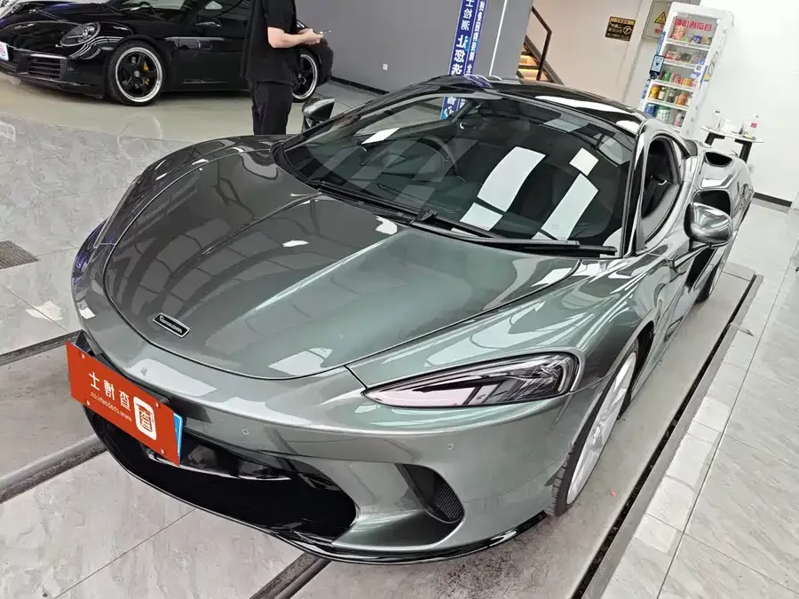 McLaren GT