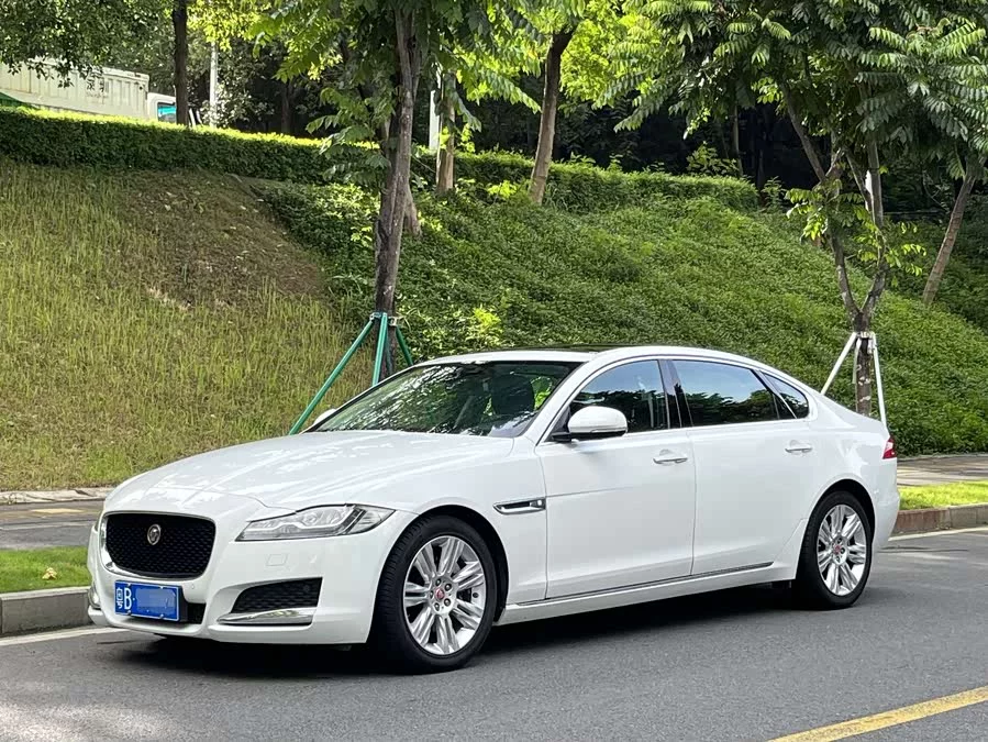 Jaguar XFL