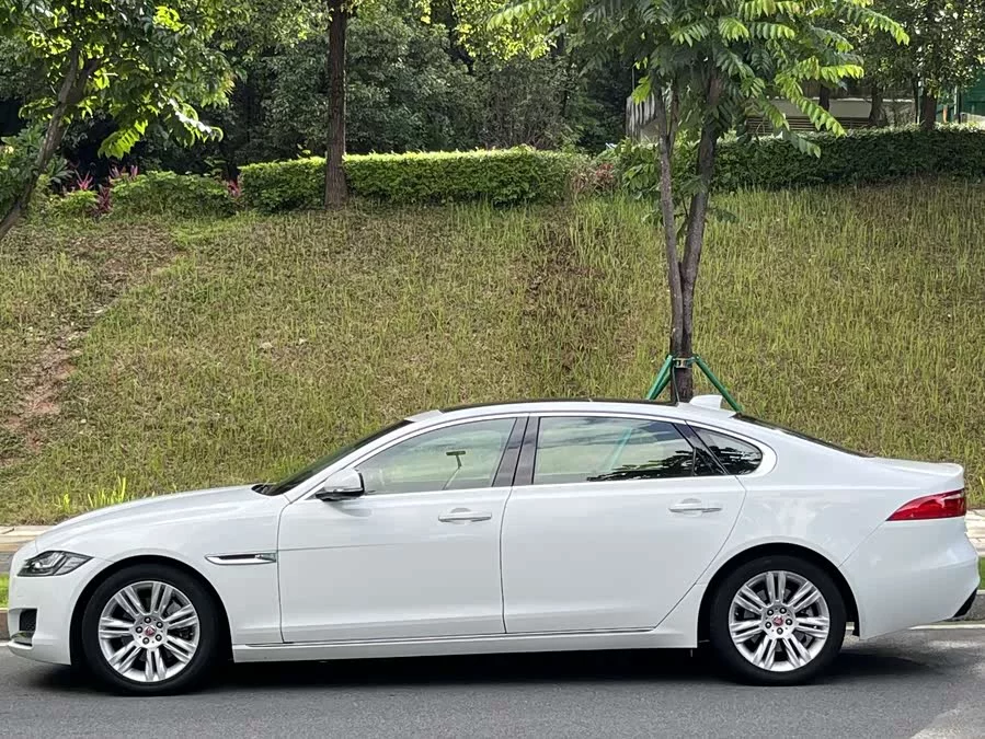 Jaguar XFL
