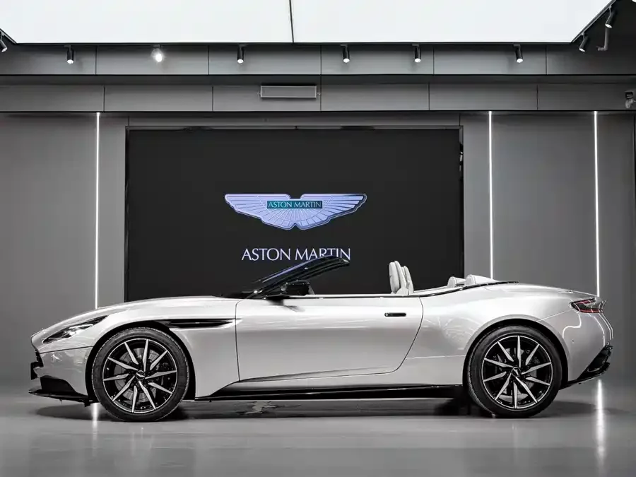 Aston Martin DB11
