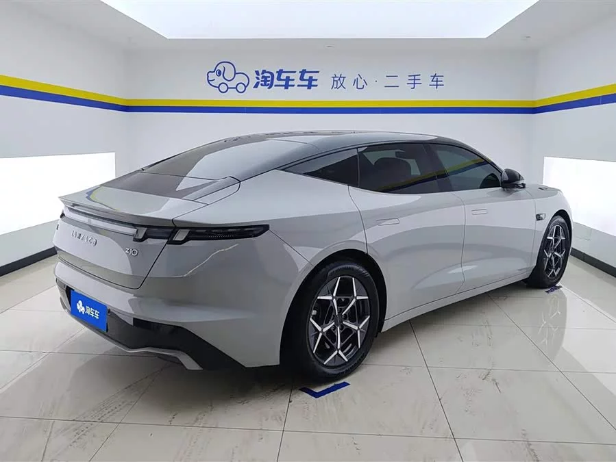 Lynk & Co Z10