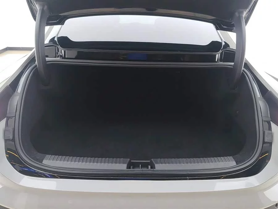 Lynk & Co Z10