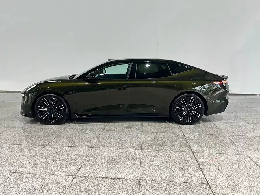 Lynk & Co 10