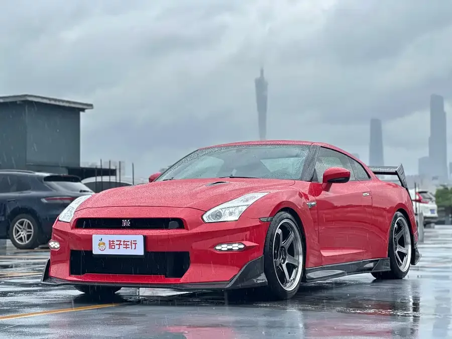 Nissan GT-R