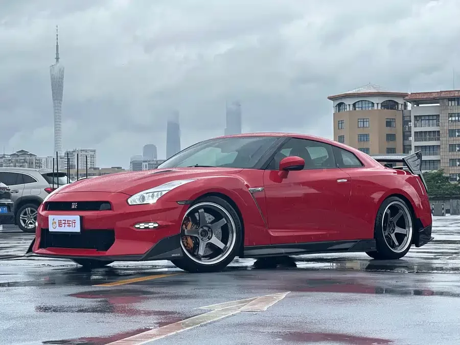 Nissan GT-R