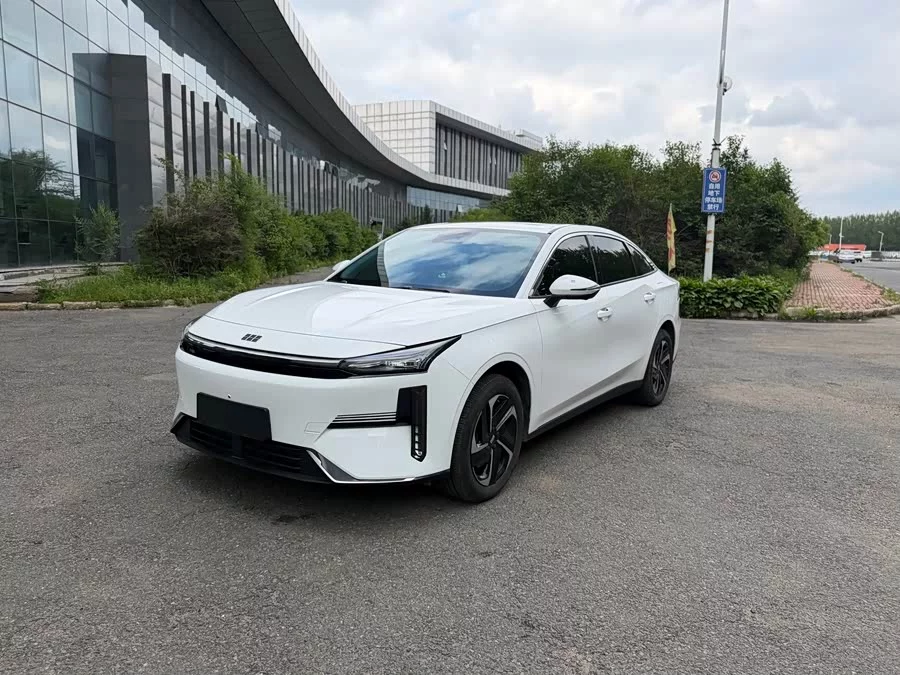 Geely Galaxy L6