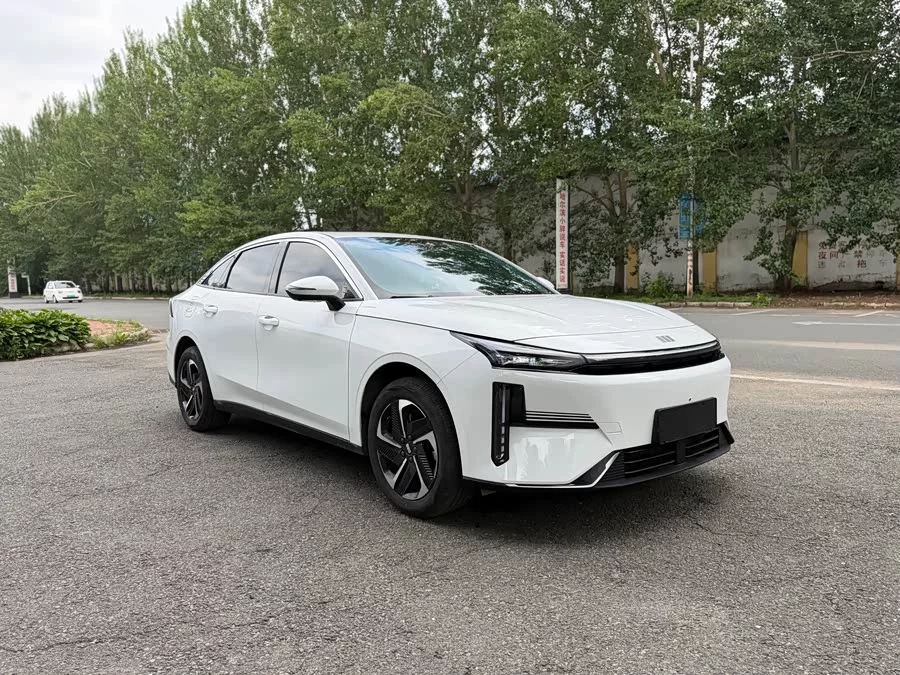Geely Galaxy L6