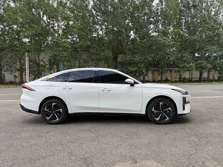 Geely Galaxy L6