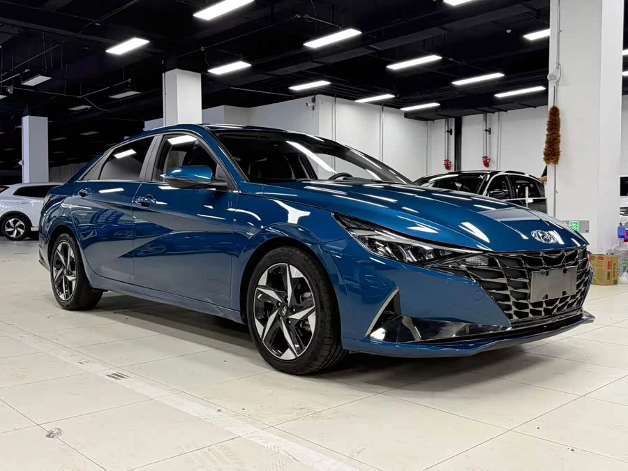 Hyundai Elantra