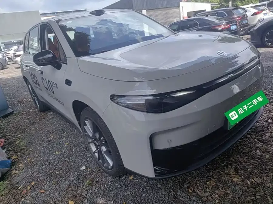 Leapmotor C10