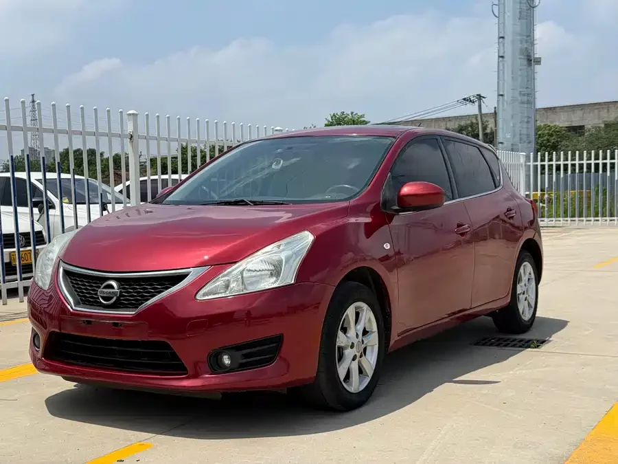Nissan Tiida