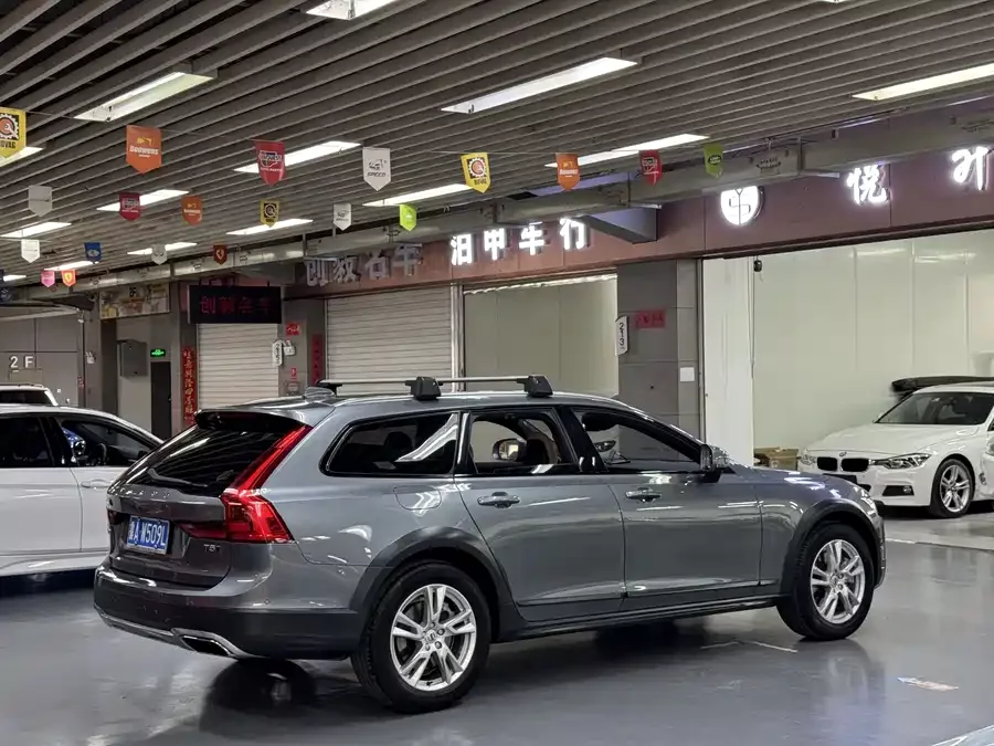Volvo V90