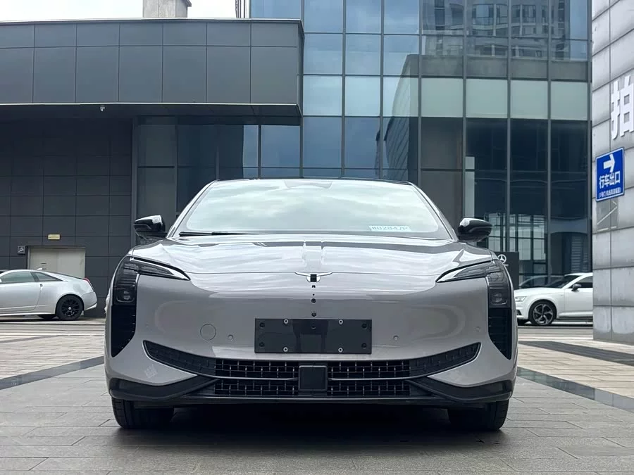Hongqi EH7