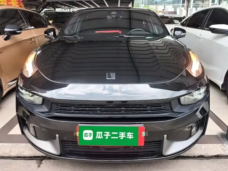 Lynk & Co 03