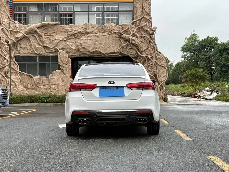 Kia K4