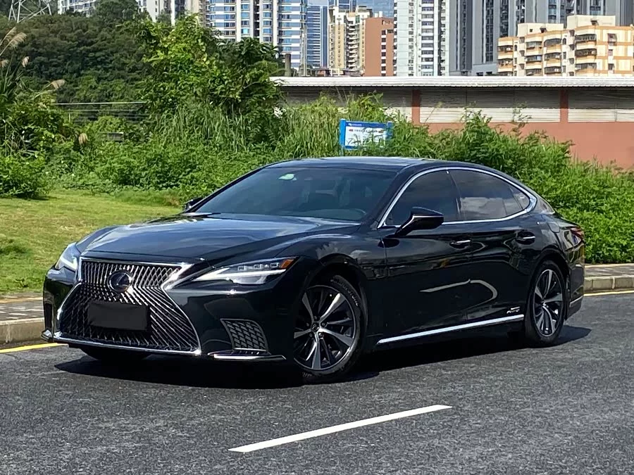 Lexus LS