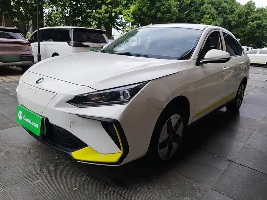 Dongfeng E70