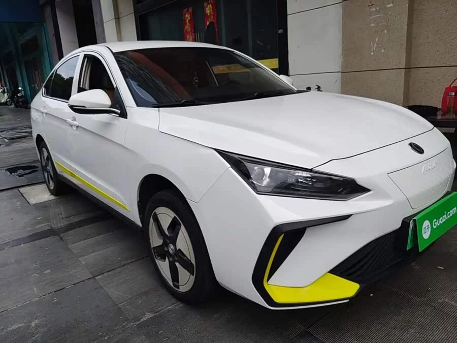 Dongfeng E70