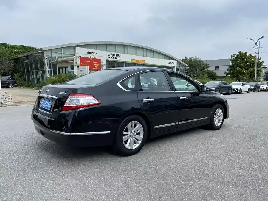 Nissan Teana