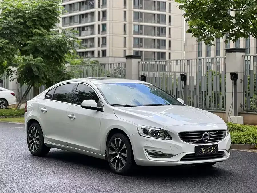 Volvo S60