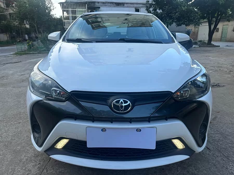 Toyota YARiS L