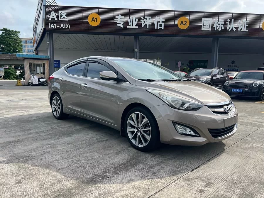 Hyundai Elantra