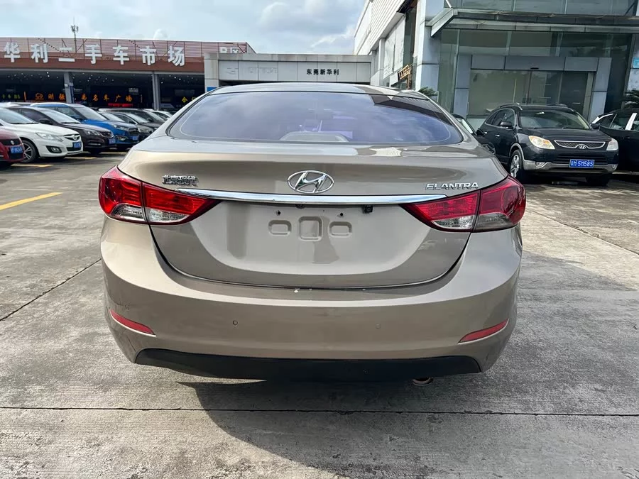 Hyundai Elantra