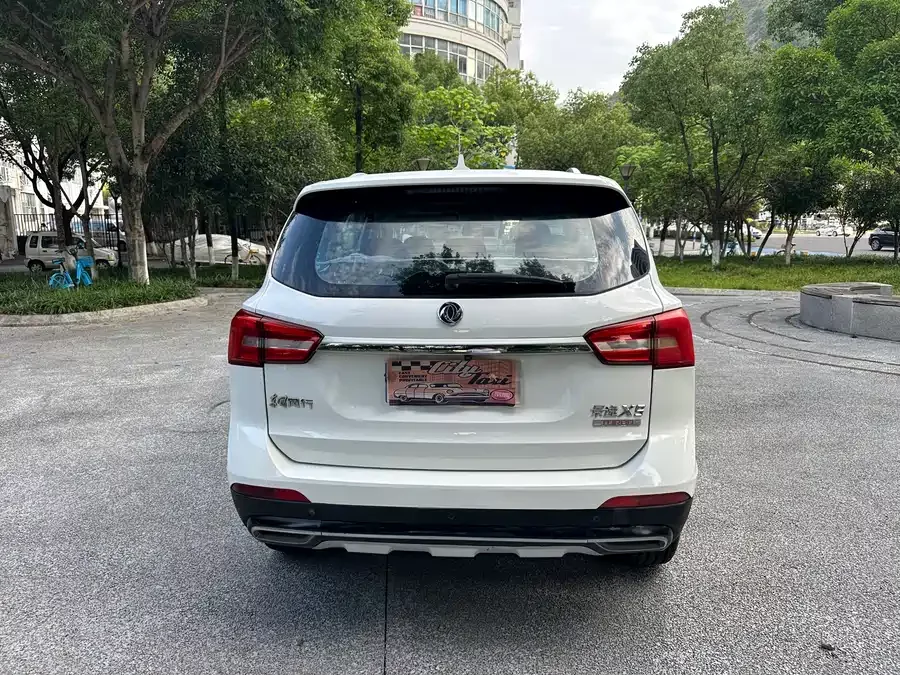 Dongfeng Jingyi X5