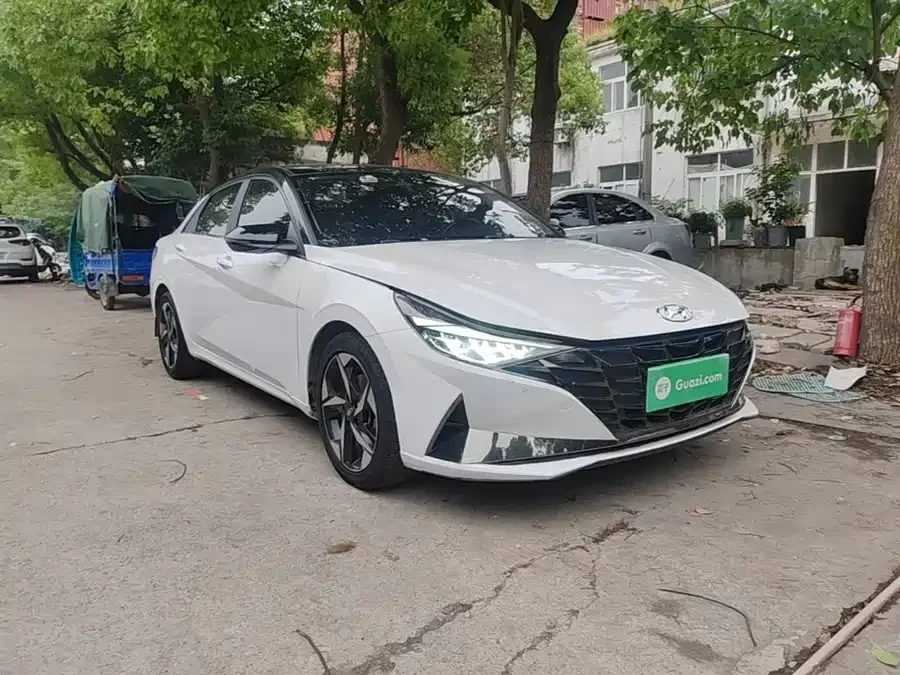 Hyundai Elantra