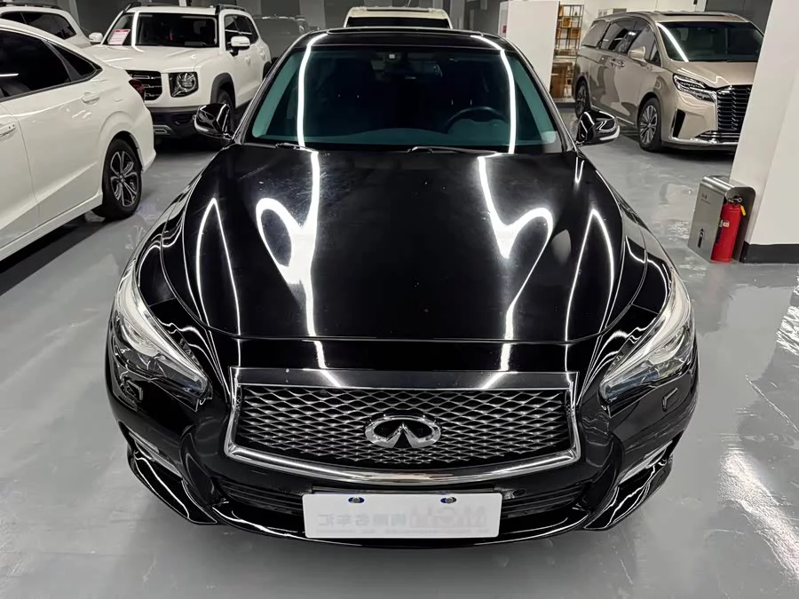 Infiniti Q50L