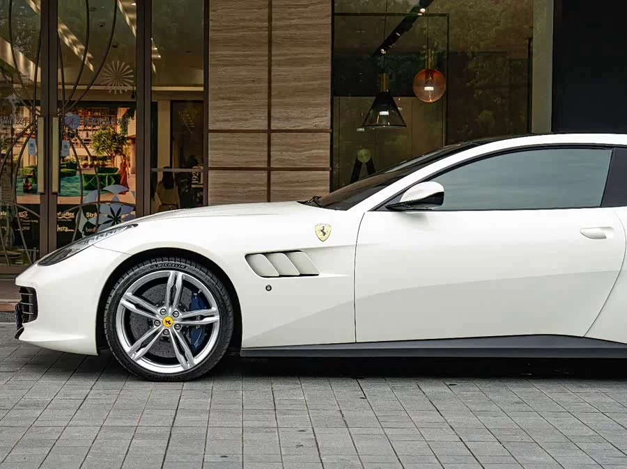 Ferrari GTC4Lusso