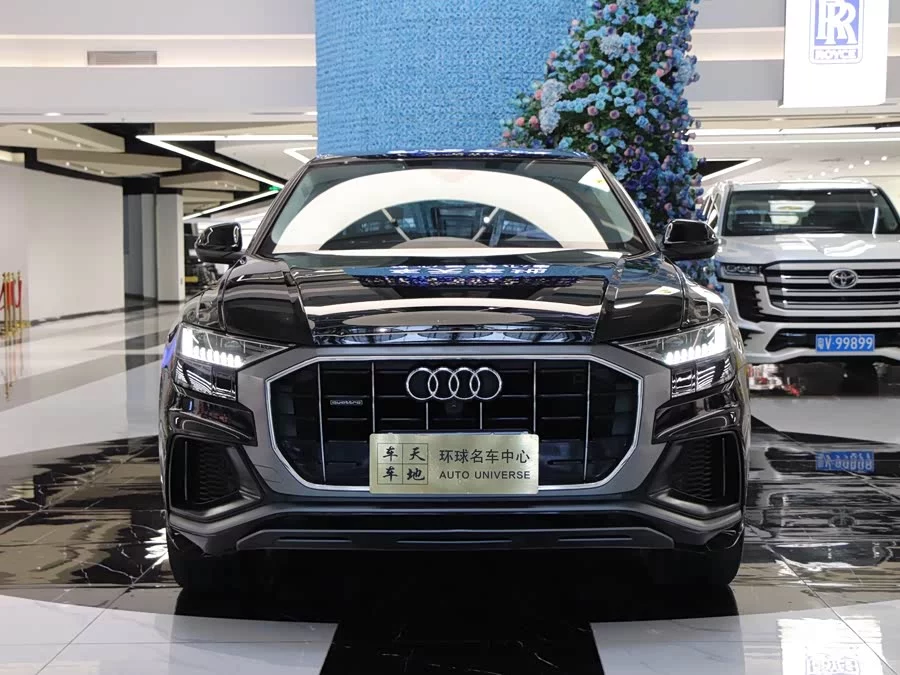 Audi Q8