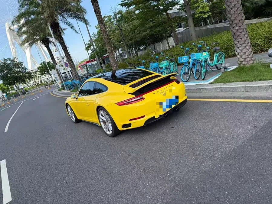 Porsche 911